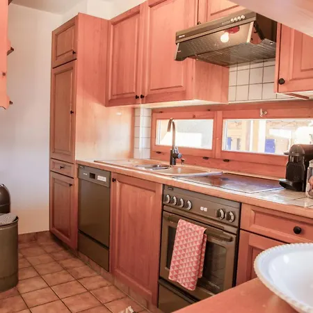 Sunny 3-bedroom With Mountain Views *