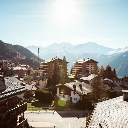 Διαμέρισμα Sunny 3-bedroom With Mountain Views *